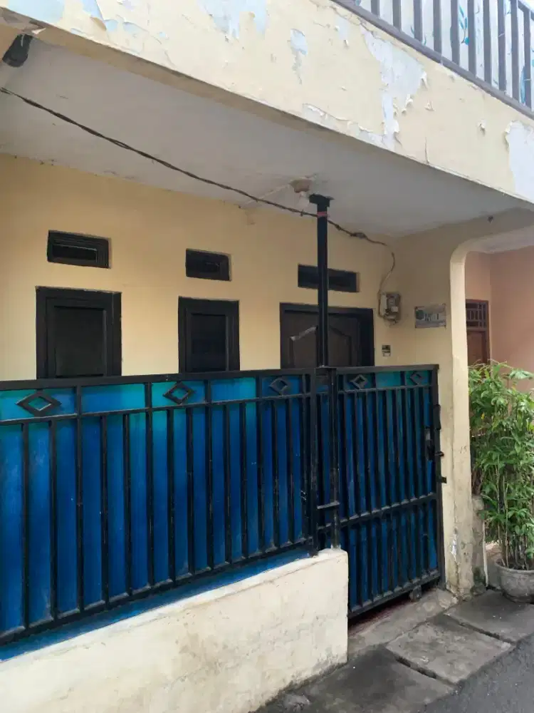 Jual Rumah tingkat 2 lantai di belakang perkantoran infinia saharjo