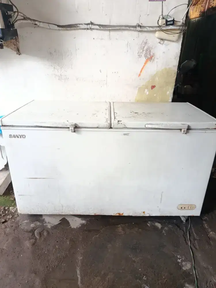 Freezer box 600 liter super dingin dan beku