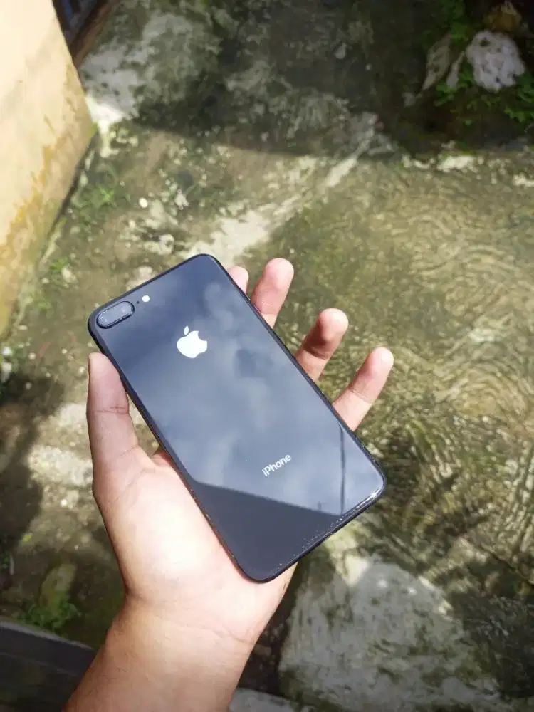 IPHONE 8 PLUS 64GB INTER