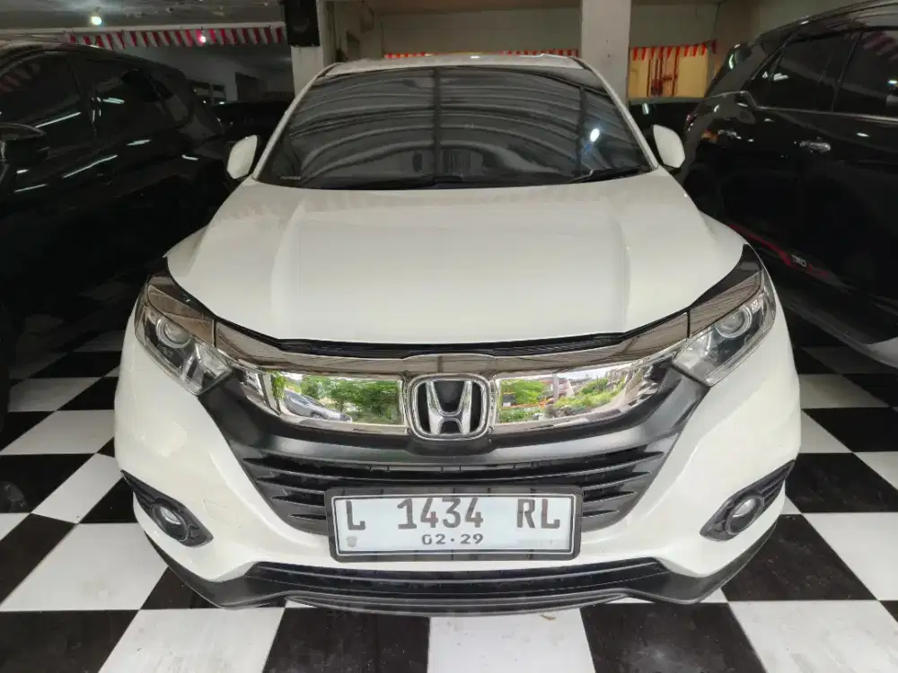 [Gress Mobil Kutisari] HONDA HR-V E CVT FACELIFT 2018