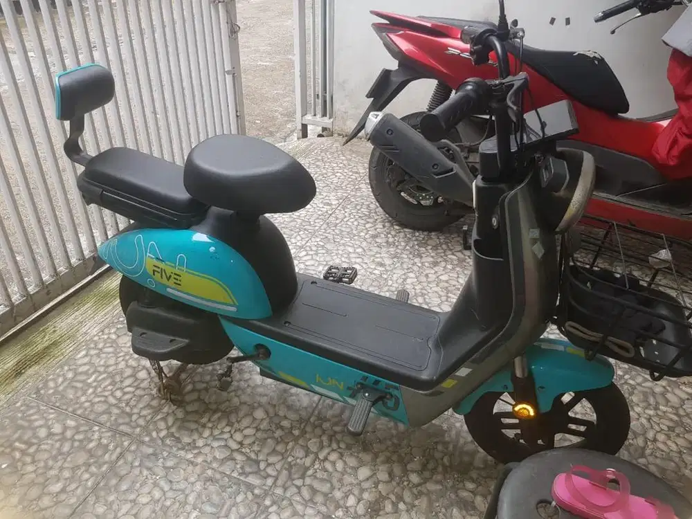 Sepeda Listrik ION 5