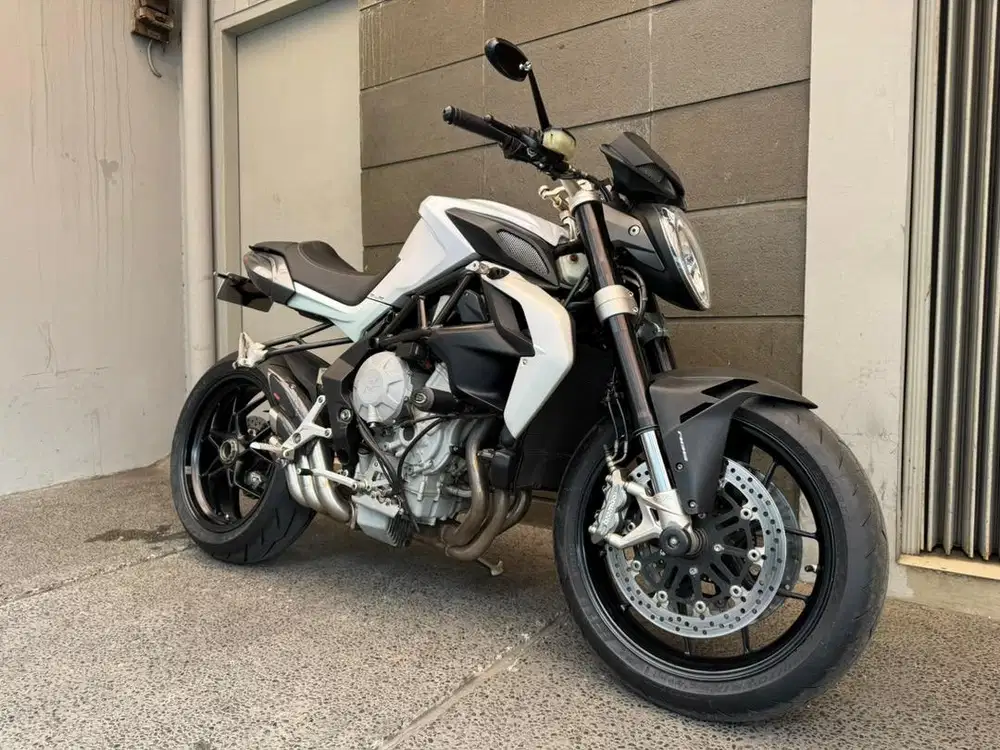 MV Agusta Brutale 800