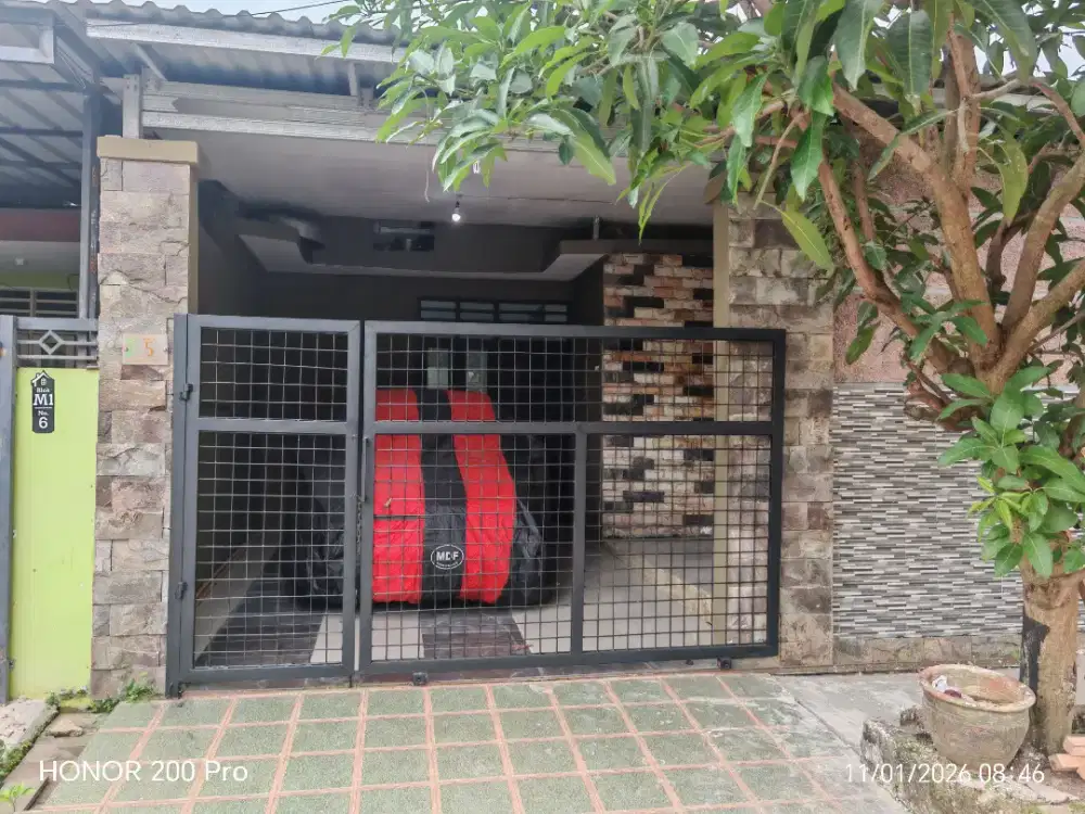 Rumah di Jl utama Perum
