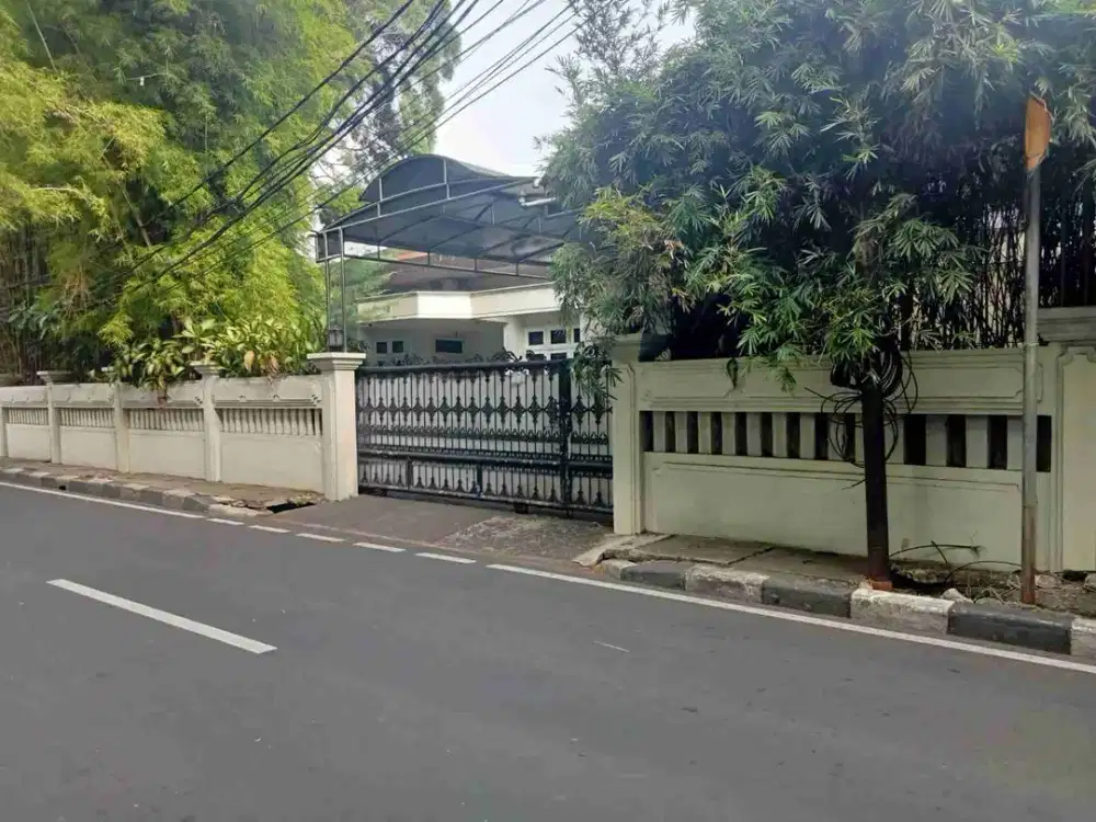 Dijual Rumah Lama Hitung Tanah Saja, Lokasi Premium Prapanca Brawijaya - Kebayoran Baru