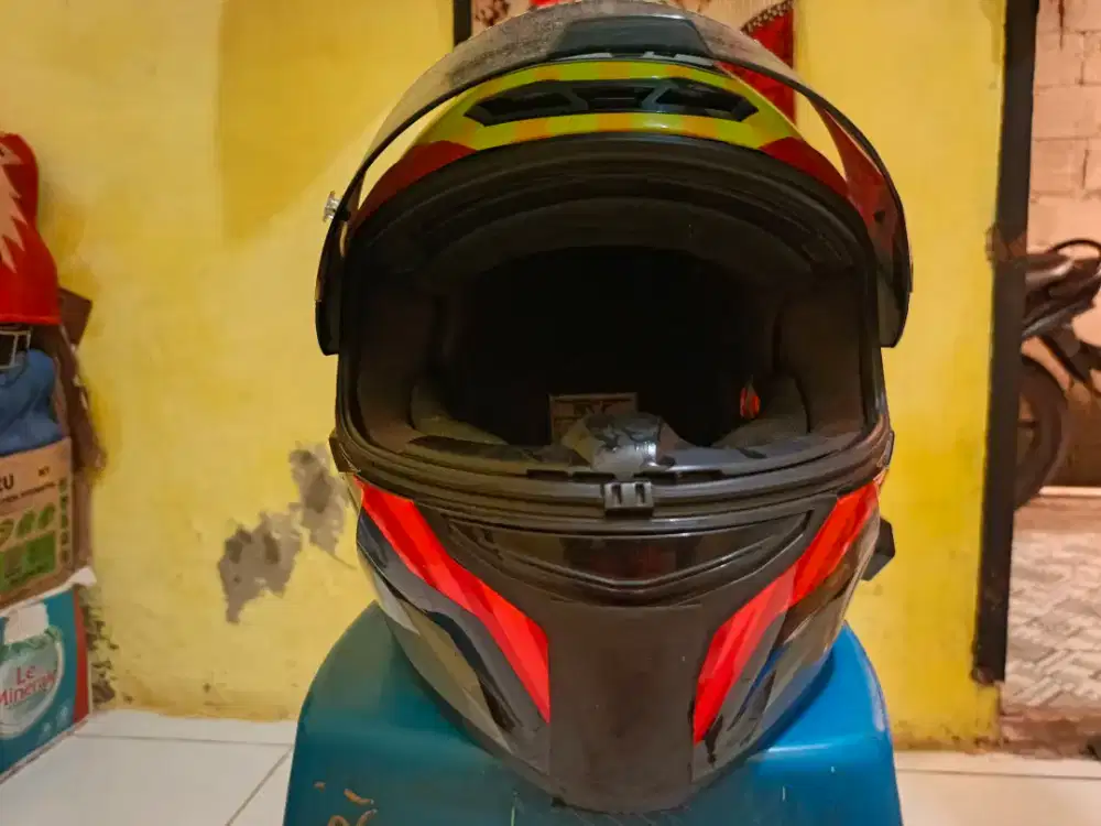 Helm KYT ukuran L