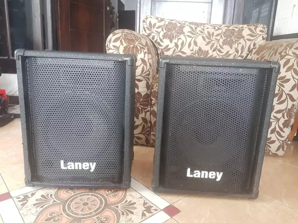 Sepasang speaker aktif 12 inch Laney CPC12 made in England