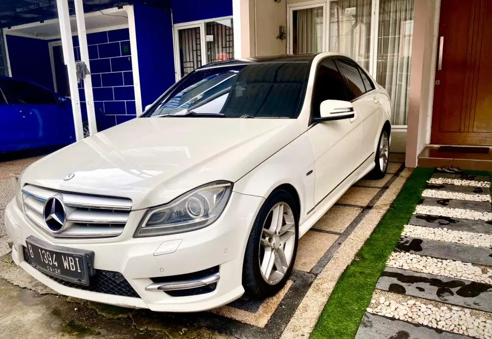 Mercedes-Benz C250 White (Rare Color) | Pajak Panjang | Mewah & Nyaman