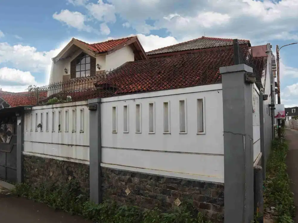 Dijual Rumah Halaman Luas Di Ciputat Tangsel