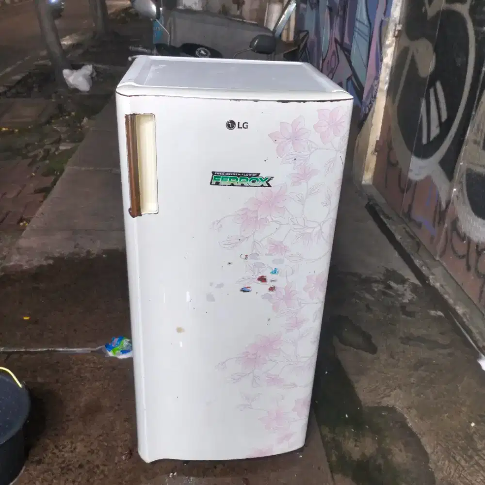 Jual kulkas satu pintu merk LG kondisi normal no minus