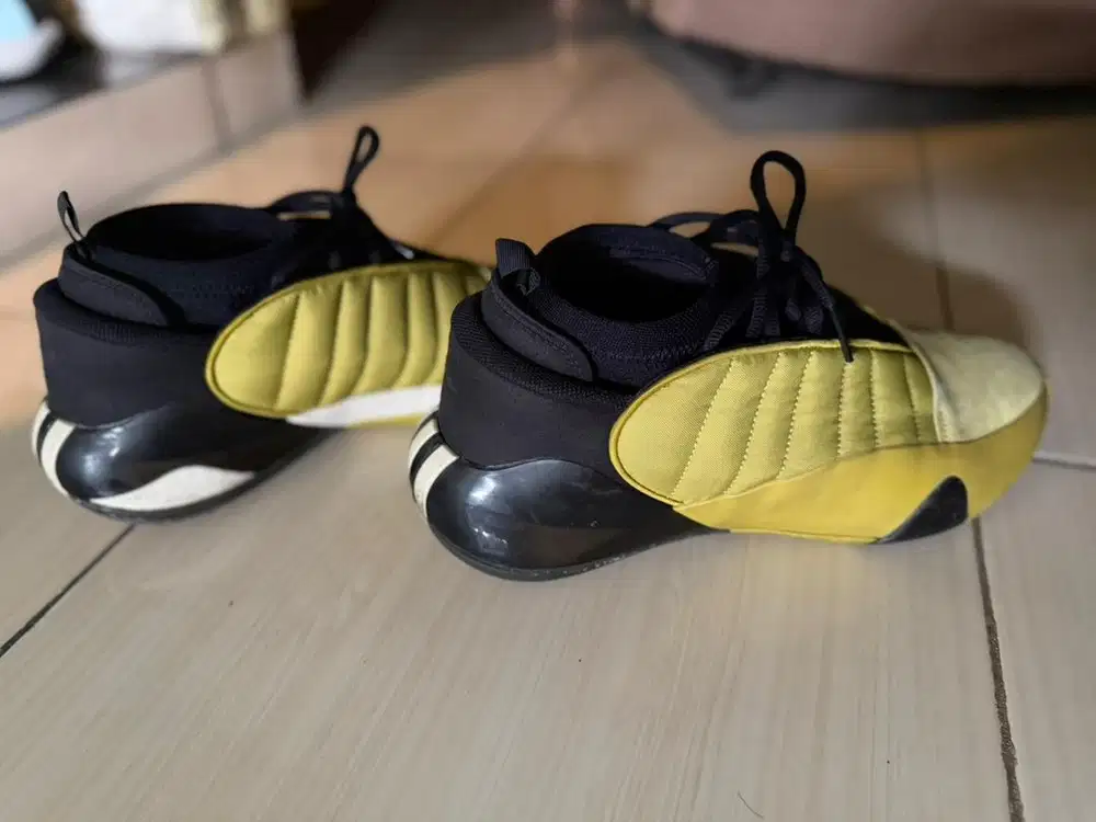 Sepatu adidas basket