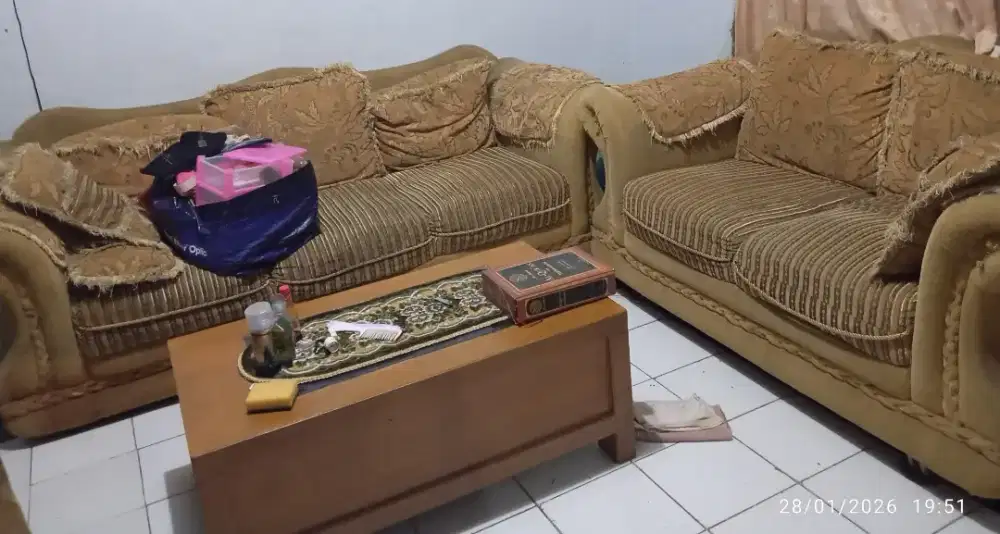Sofa Bufet lemari mau Pindahan
