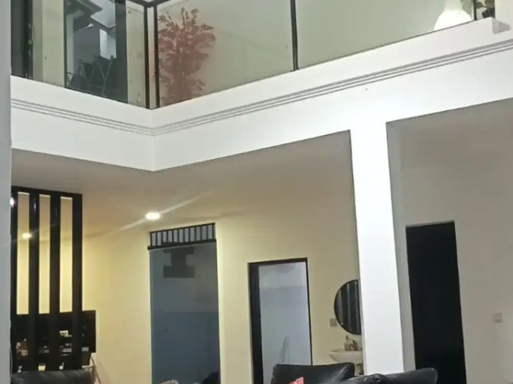 Rumah 2 Lantai di Taman Kopo Indah 1