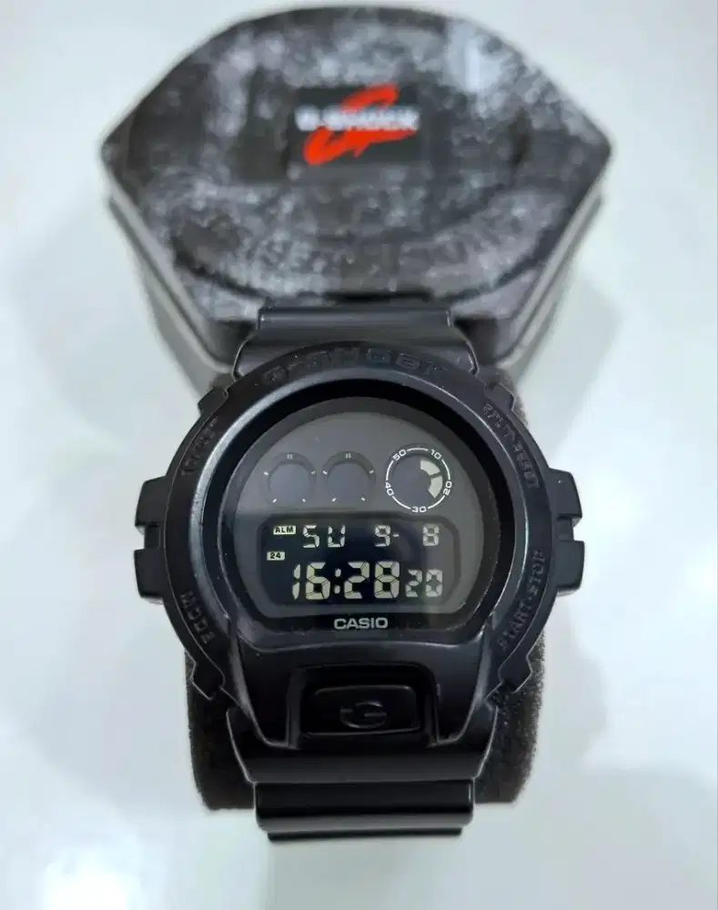 Jam g-shock dw6900bb original mulus