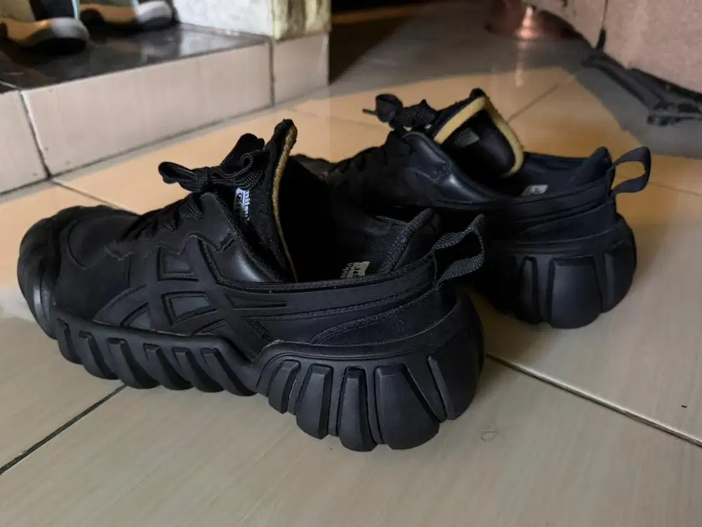 Onitsuka tiger besar