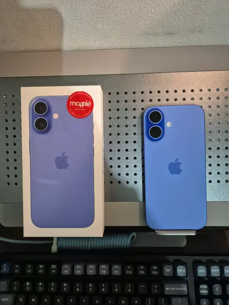 Jual Iphone 16 128GB warna Biru Like New