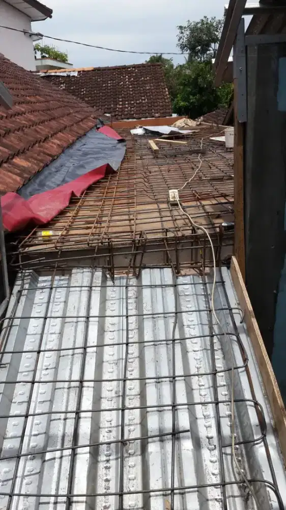 Tukang perbaikan atap bocor renovasi rumah pasang baja ringan plafon
