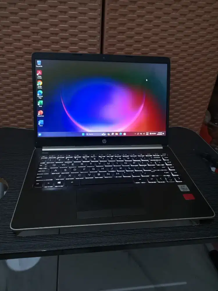 Laptop hp..i5 gen 10. Ram 8gb..ssd 512gb..vga ati radion