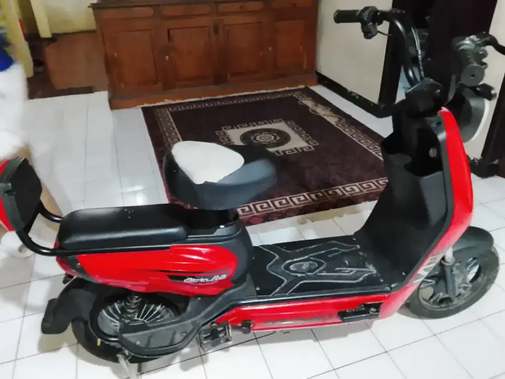 SEPEDA LISTRIK GENIO ATTURA APA ADANYA