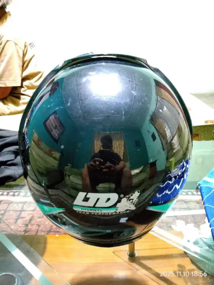 Di jual helm LTD ori minus pemakian