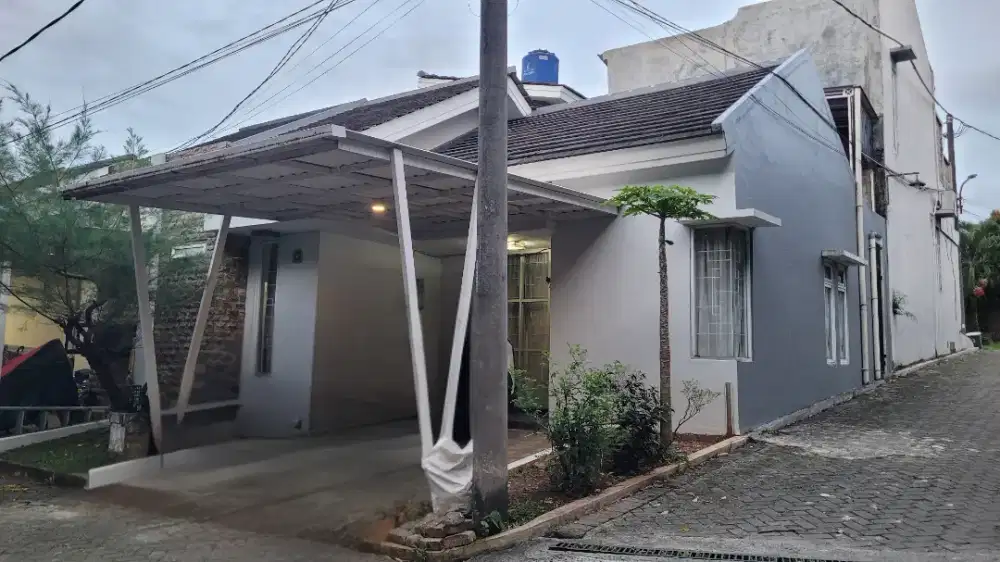 Dijual Rumah dalam Cluster, Hoek