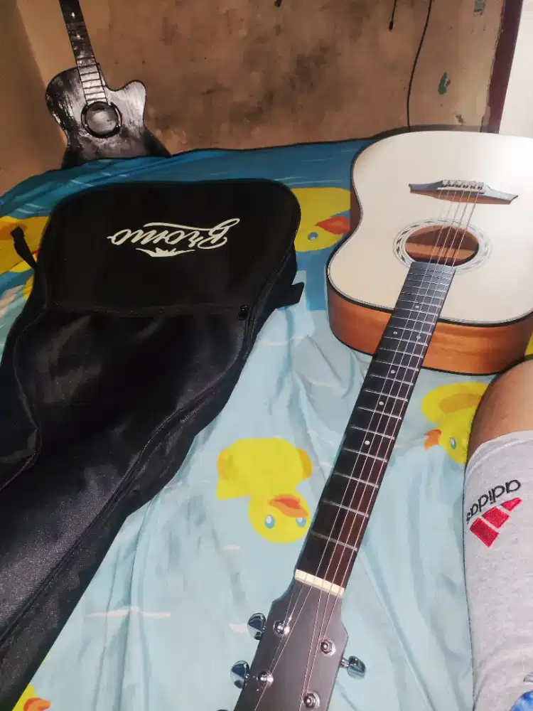 Gitar Bromo BAB1 Akustik (Ceper koin 200)