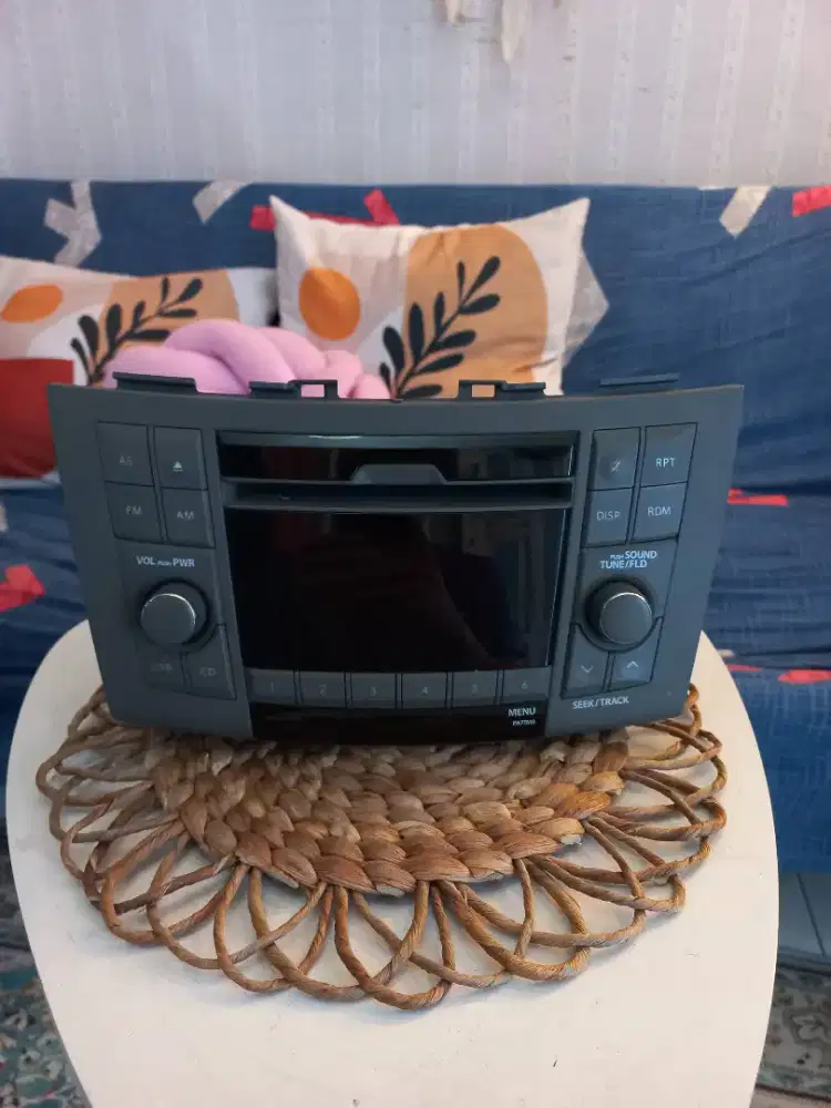 Radio/Head Unit Suzuki Ertiga ori (copotan)