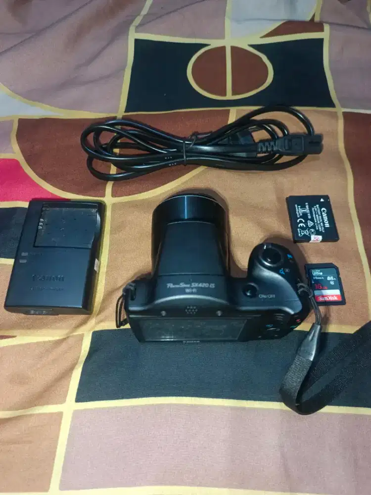 Camera canon sx 420 is