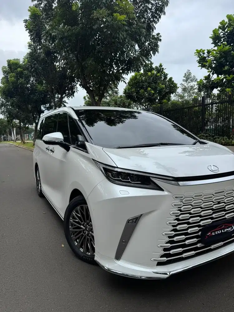 lexus lm350 lm 350 hybrid 2025 reg 2024 km7000 ppf vkool65jt like new!