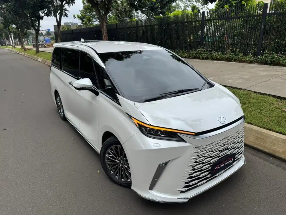 lexus lm350 lm 350 hybrid 2025 reg 2024 km7000 ppf vkool65jt like new!
