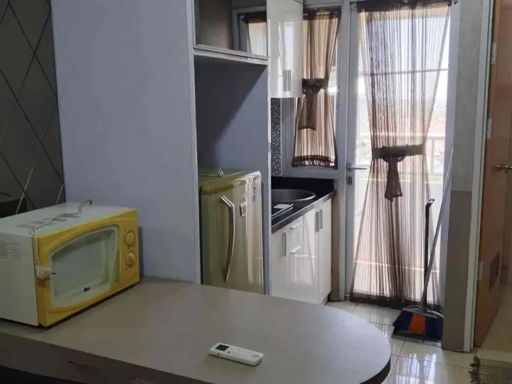 Jual Rugi 2BR Educity Furnish Tower Favorit Invest Dkt ITS,UWM,Park Shanghai