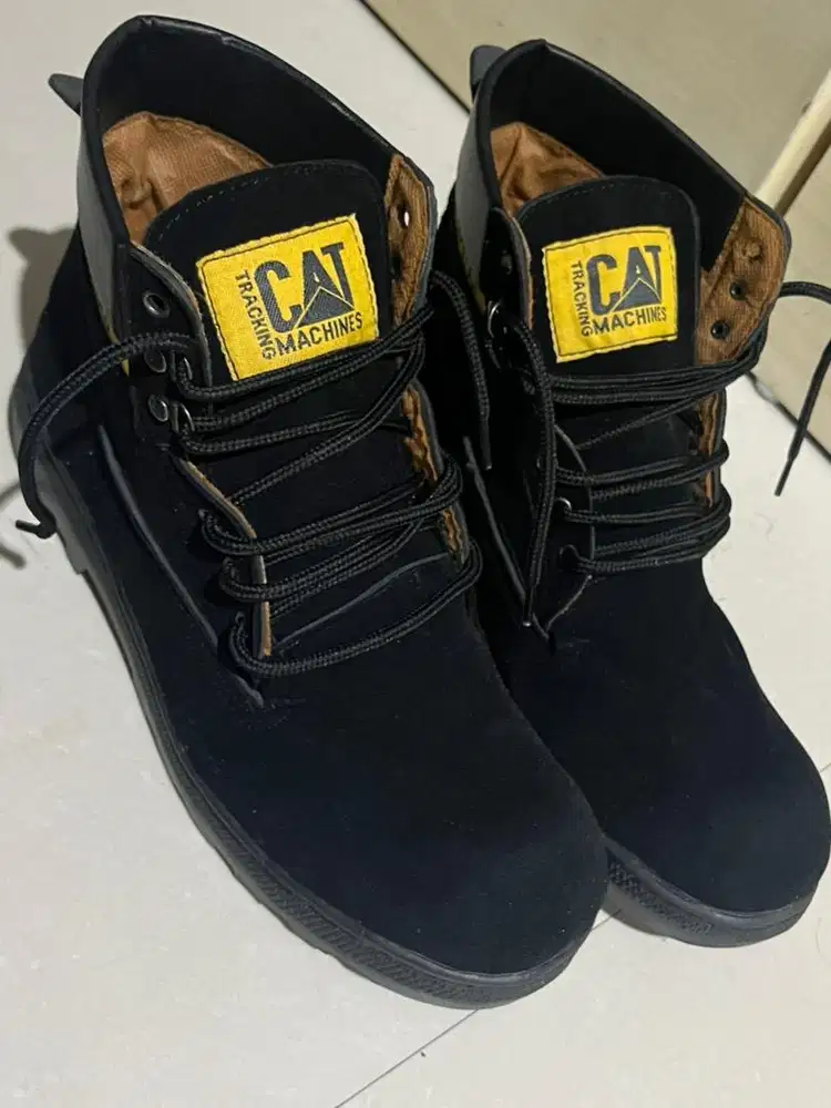 Sepatu catapilla 43 size