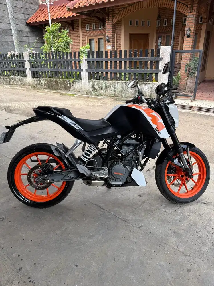 KTM duke 200 2017