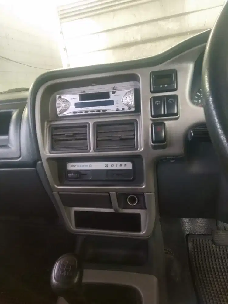 Chevrolet Tavera 2004 Bensin