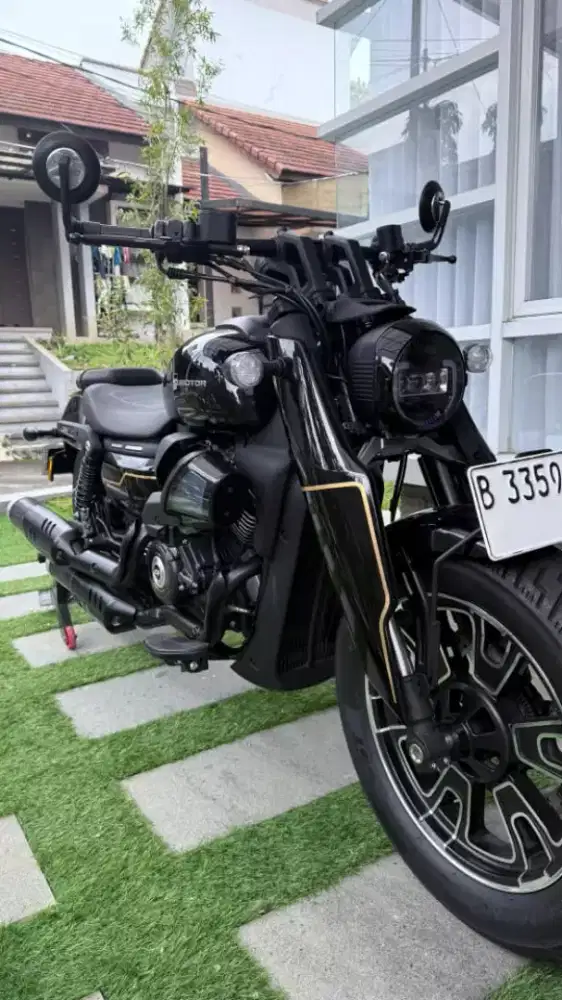 QJ motor SRV 250 CC 2025