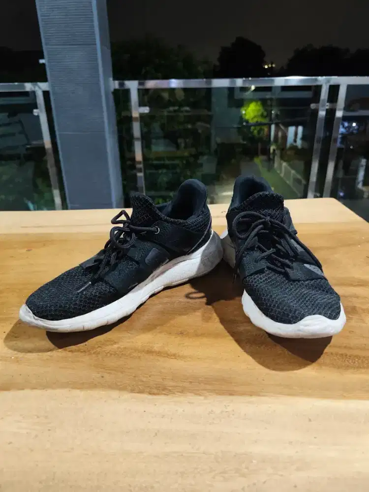 Sepatu New Balance & Fladeo