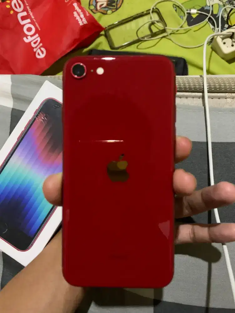 Iphone SE 2022 128 GB Red/Merah