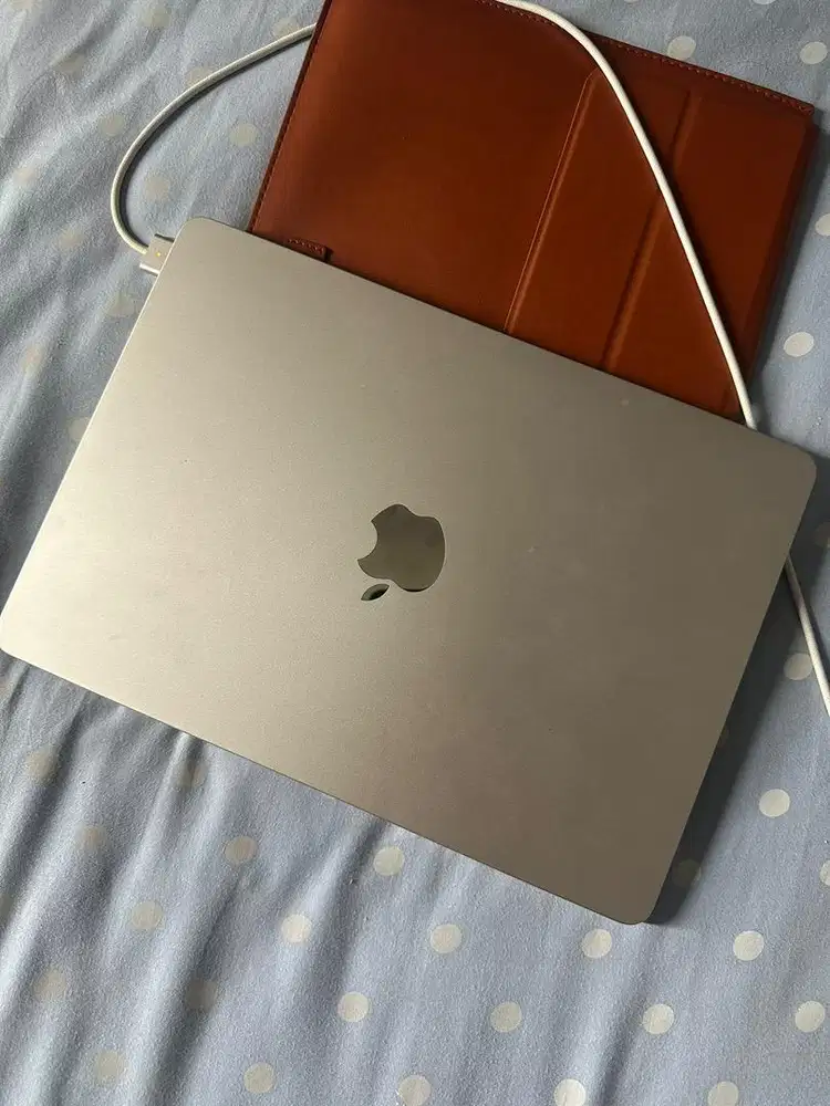 DIJUAL MACBOOK AIR M2 2022 8/256