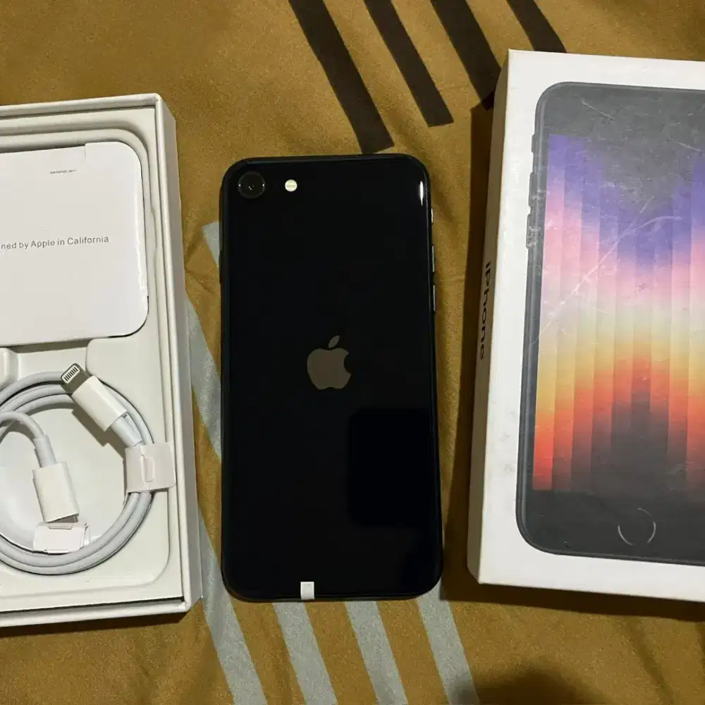 Iphone SE 2022 256 GB Midnight/Black/Hitam