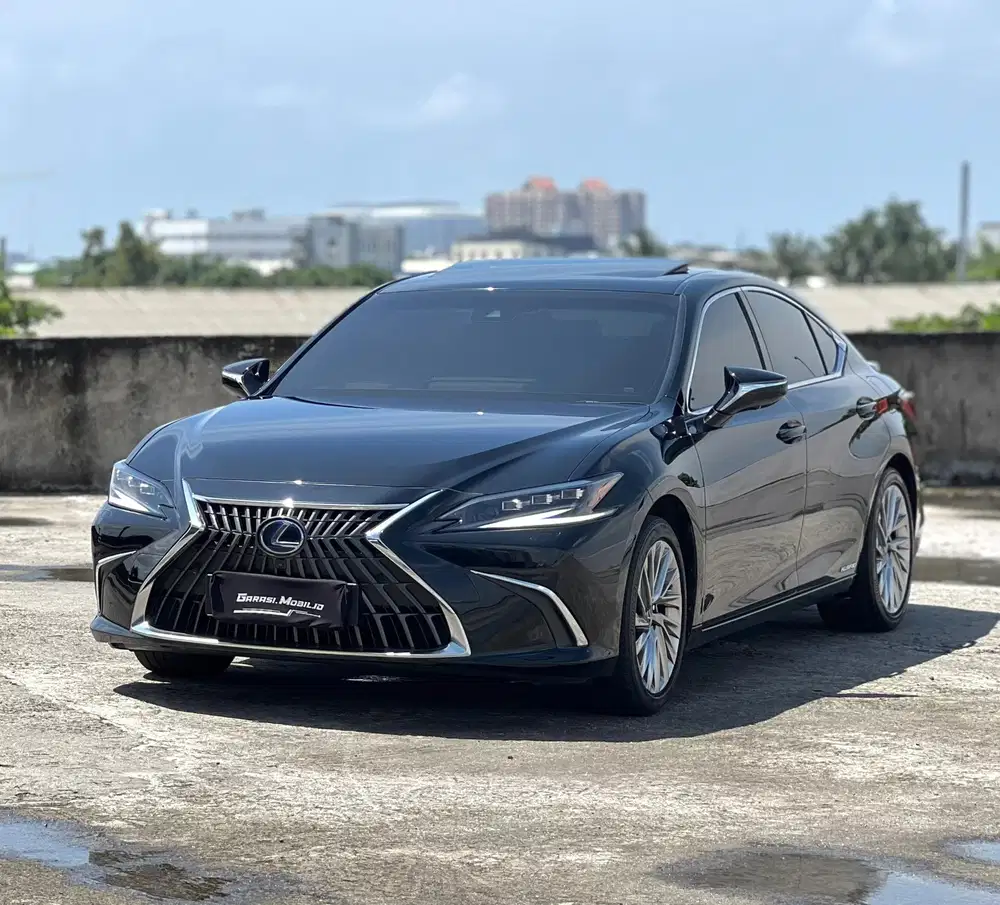 Lexus ES300h Ultra Luxury 2022