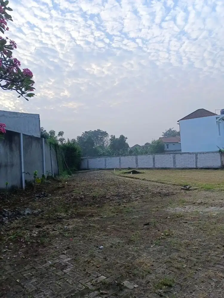 Dijual tanah strategis untuk usaha / lapangan padel