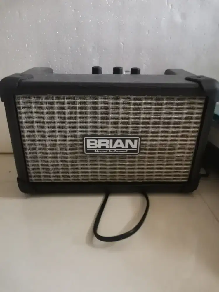 Mini amply gitar seperti baru