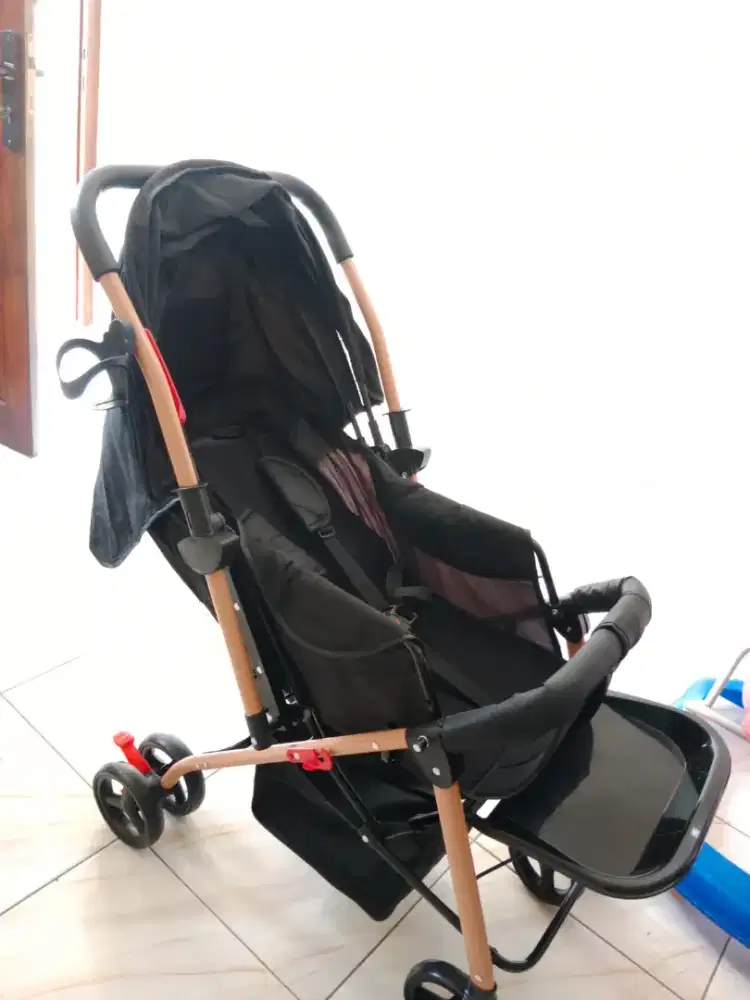 Stroller bayi pemakaian baru sebulan