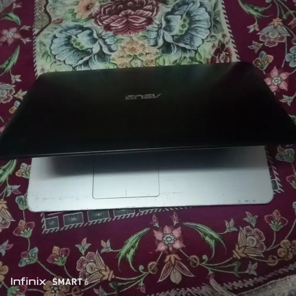 Asus x555Bp AMD A9-9420 DDR4
Ram 8 -ssd 256 hardisk 500 Double vga