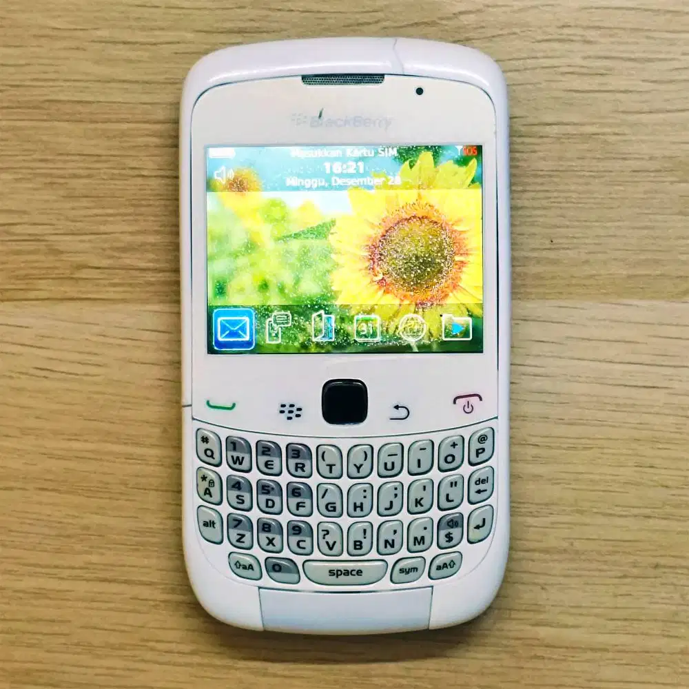 Blackberry Curve 8520 Gemini QWERTY Putih White Version Untuk Bahan