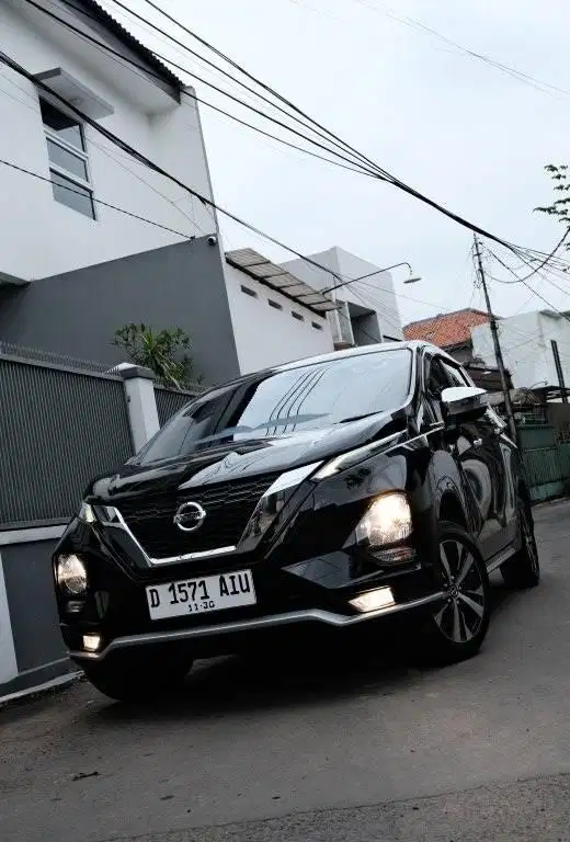 Nissan Xpander Livina VL 1.5 AT 2019 Hitam Matic Bandung