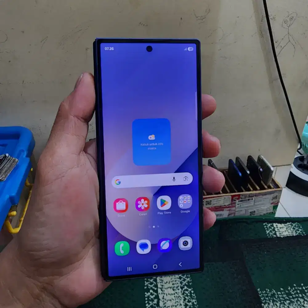 SAMSUNG GALAXY Z FOLD 6 SEIN 5G 12/256 MINUS LCD DALAM FUNGSI NORMAL