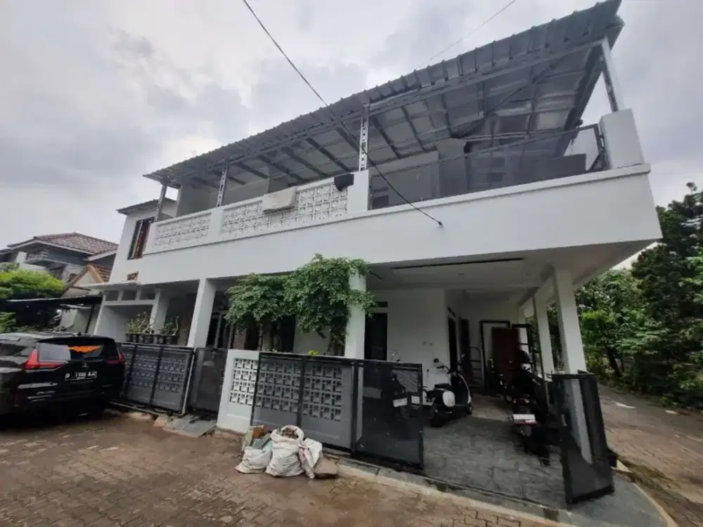 Di jual take over  rumah bagus 2 lantai di perumahan Ciwastra
