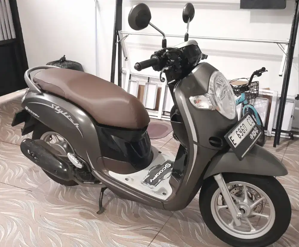 JUAL MOTOR BEKAS HONDA SCOOPY 2019 COKLAT HITAM