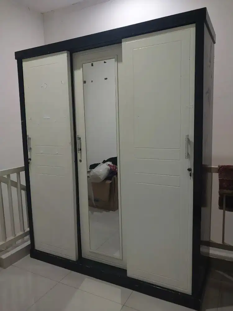 Jual Lemari 3 Pintu dan Meja Lesehan