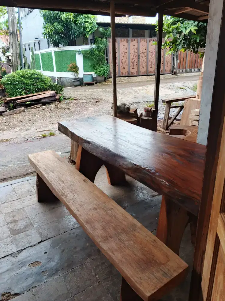 Meja makan antik teras mahoni